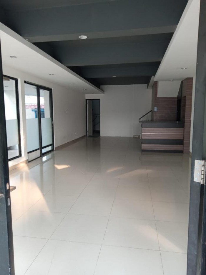 Ruko disewakan di Ruko Arcadia Lippo Cikarang